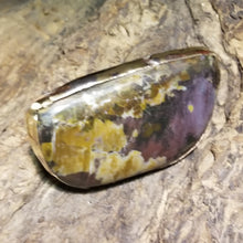 Load image into Gallery viewer, Agate Stone &amp; Brass Metal Ring Size 10
