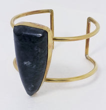 Load image into Gallery viewer, Serpentine Stone &amp; Brass Metal Open Cuff Bracelet
