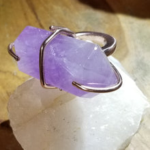 Load image into Gallery viewer, Lavender Amethyst Stone &amp; Copper Metal Ring Size 8
