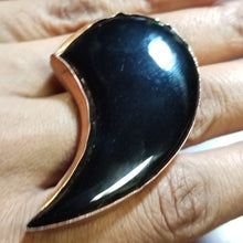 Load image into Gallery viewer, Black Onyx Stone Crescent Shape &amp; Copper Metal Ring Size 8
